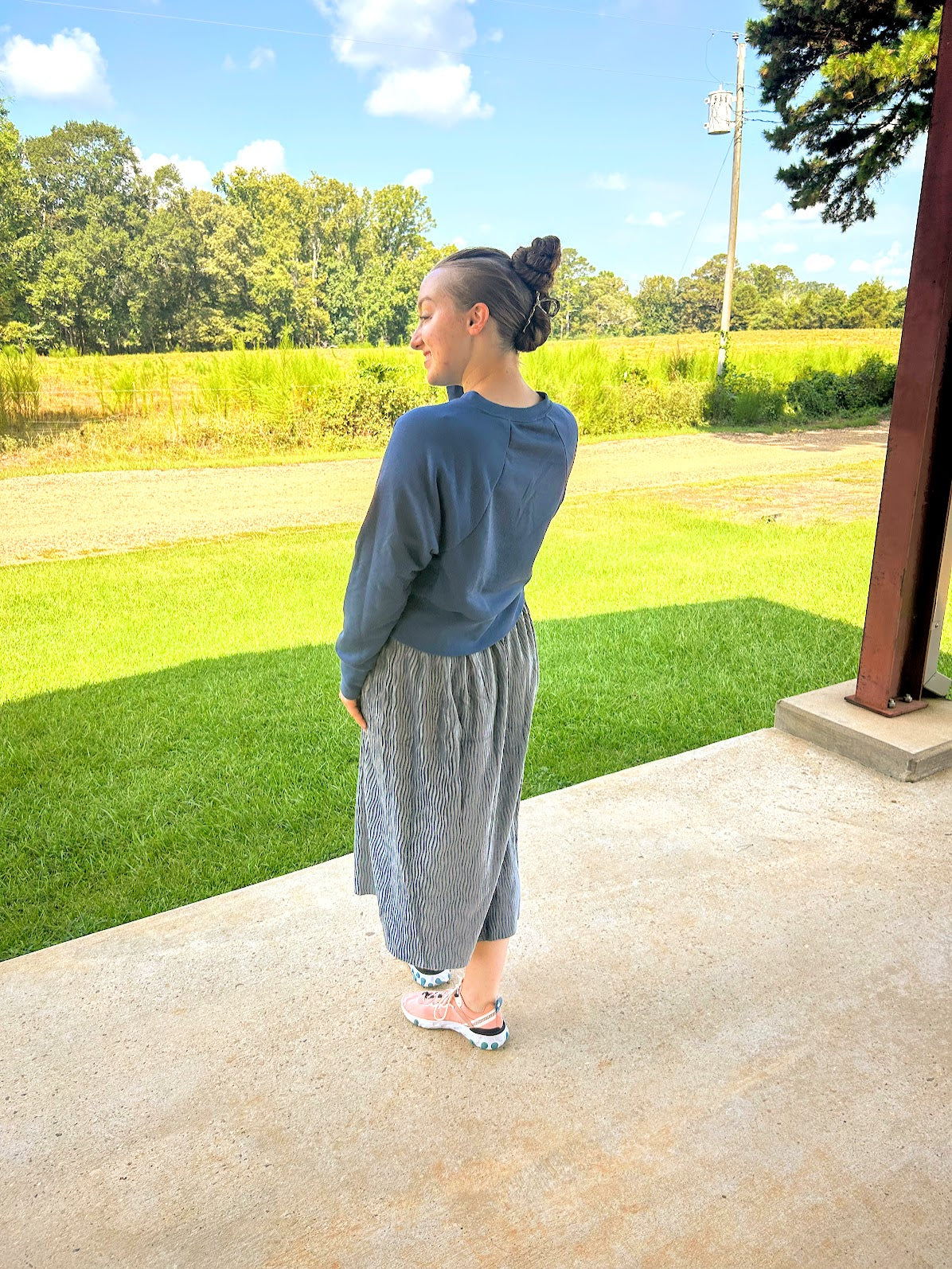 GiGiO Textured Elastic Waist Midi Skirt