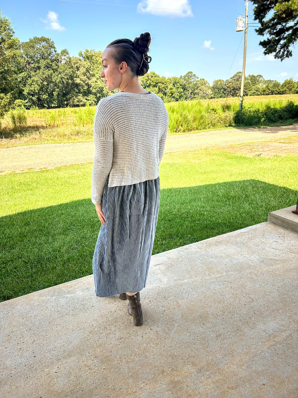 GiGiO Textured Elastic Waist Midi Skirt